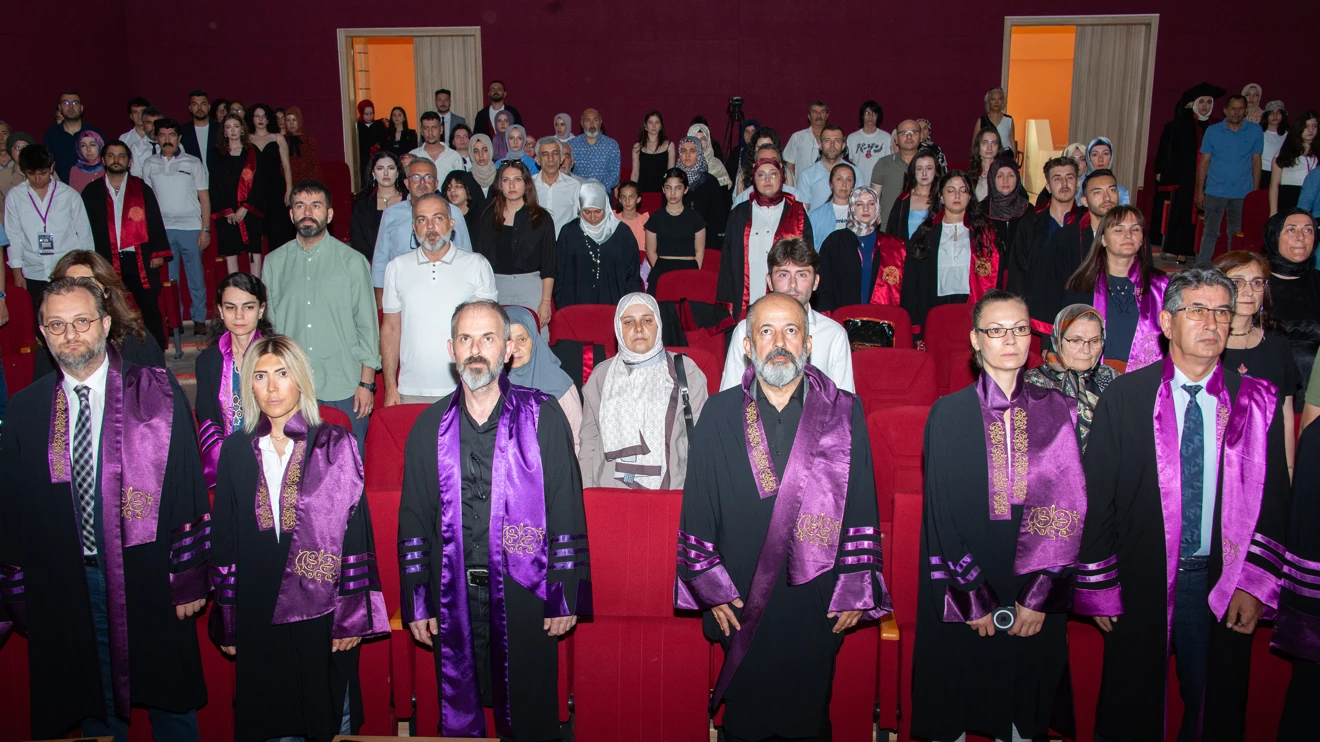 Güzel Sanatlar Fakültesinden 148 öğrenci mezun oldu